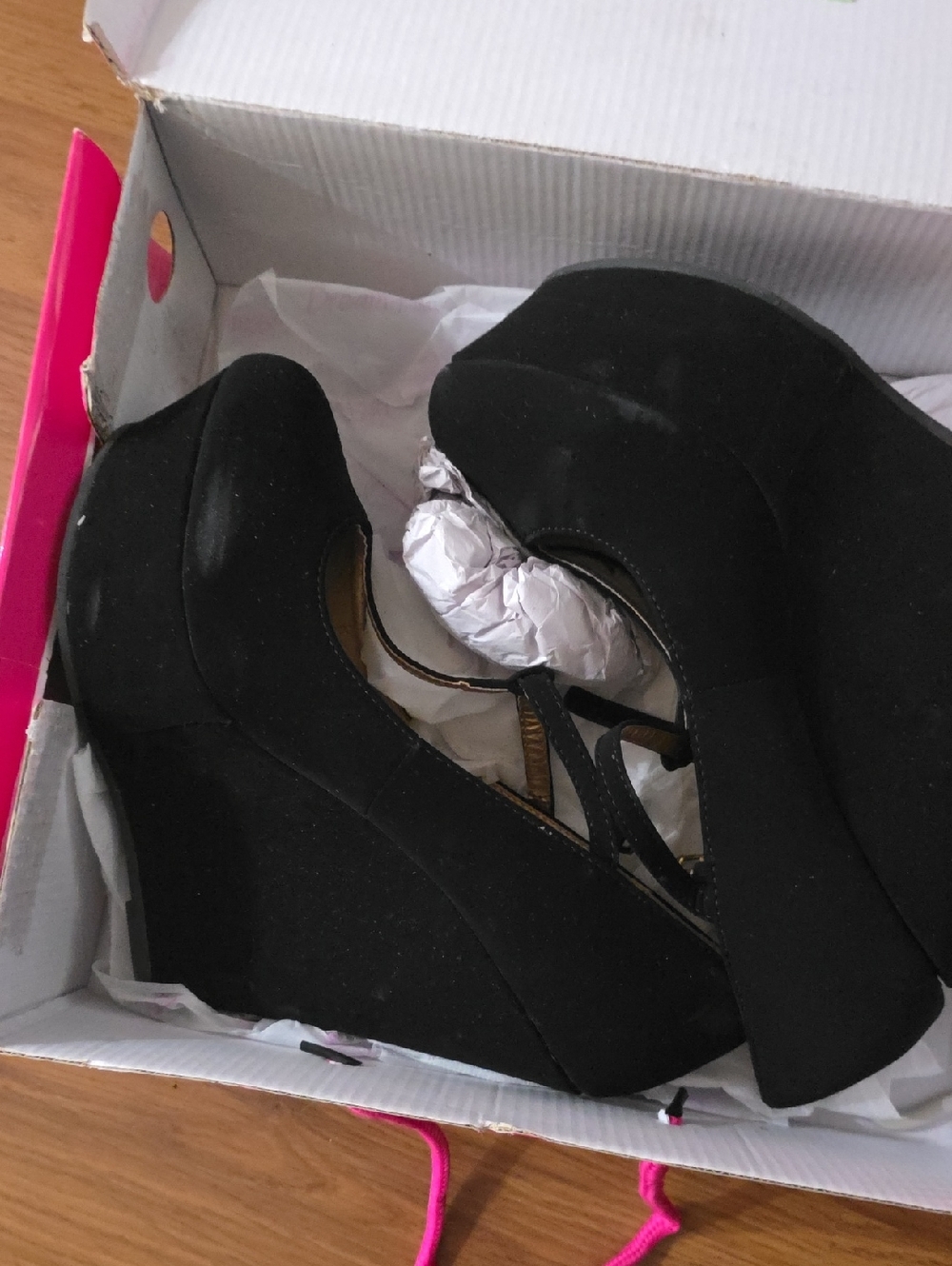 Dream Pairs Black Suede Platform Wedge Sandals with T-Strap